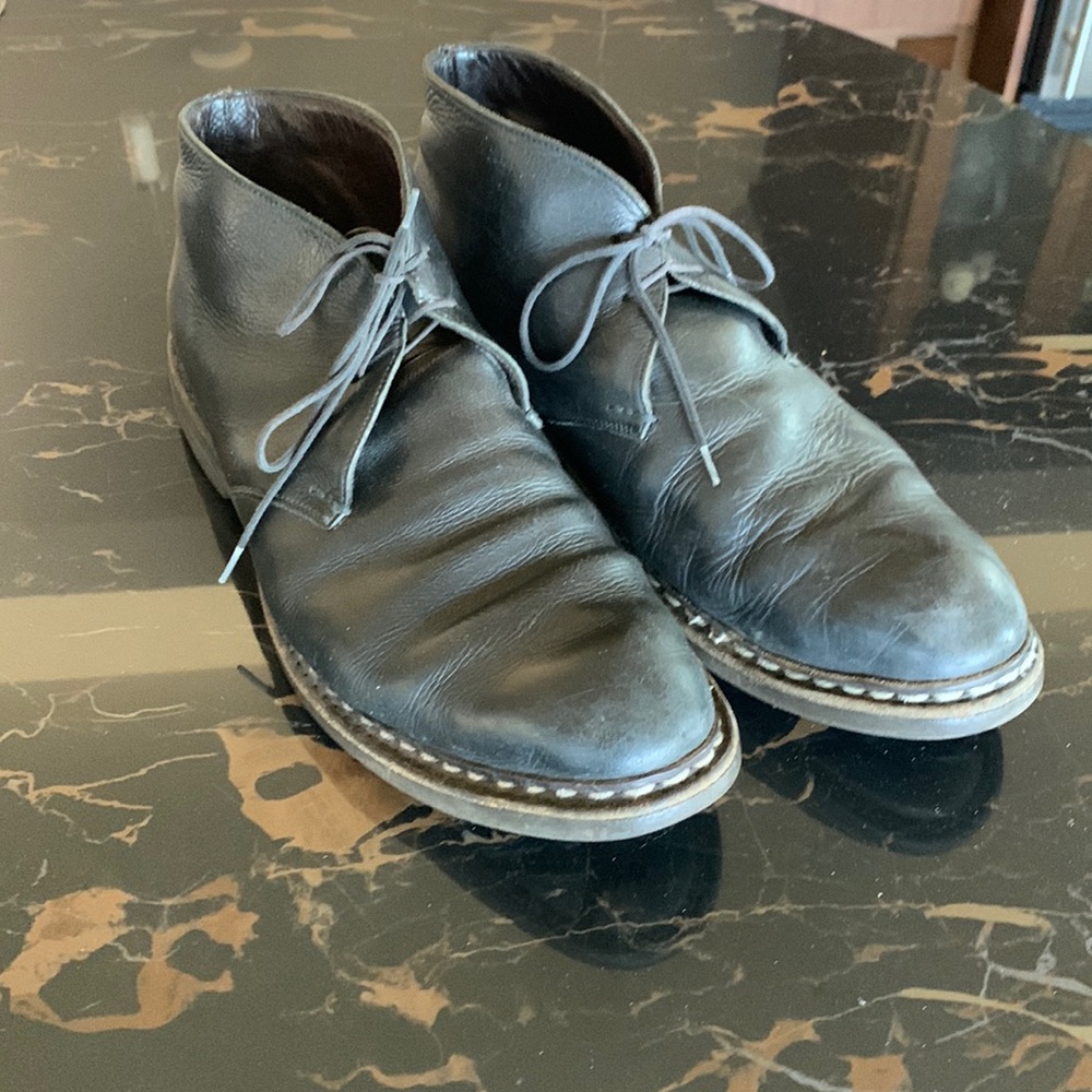 Lace-up ankle boots.